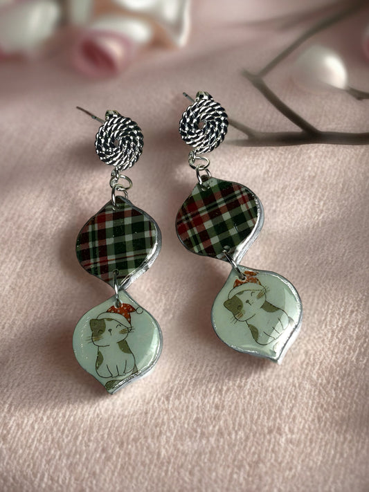 Retro Christmas Plaid With Santa Hat Kitty - Rope Silver Tone Post